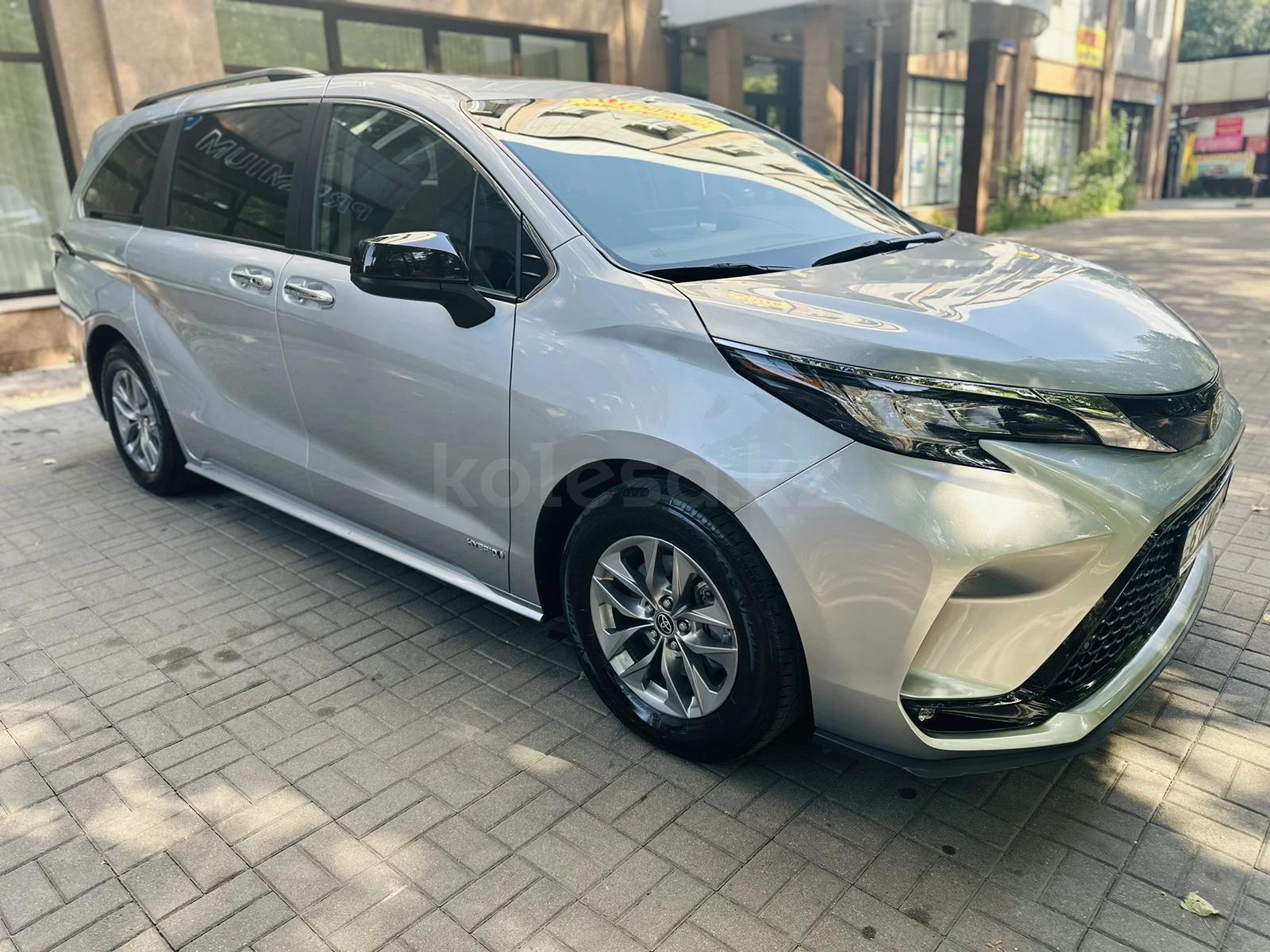 Toyota Sienna 2021 г.