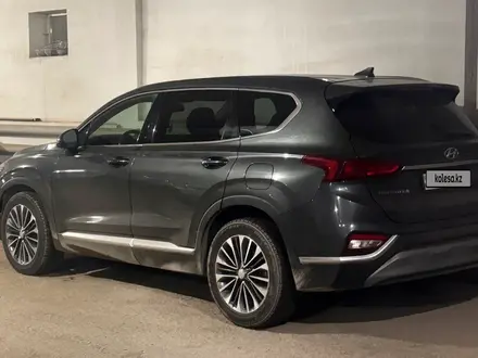Hyundai Santa Fe 2019 года за 13 000 000 тг. в Актобе