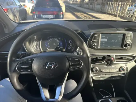 Hyundai Santa Fe 2019 года за 13 000 000 тг. в Актобе – фото 3