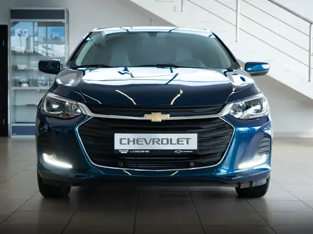 Chevrolet Onix LTZ 2023 года за 6 990 000 тг. в Караганда – фото 4