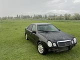 Mercedes-Benz E 230 1997 года за 650 000 тг. в Тараз