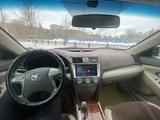 Toyota Camry 2007 года за 6 000 000 тг. в Павлодар – фото 2