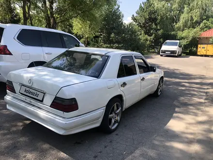 Mercedes-Benz E 220 1995 года за 1 500 000 тг. в Алматы – фото 5