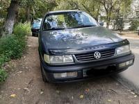 Volkswagen Passat 1996 годаүшін2 300 000 тг. в Семей