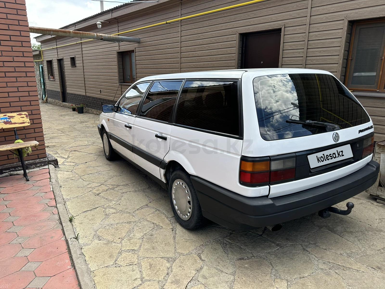 Volkswagen Passat 1992 г.