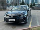 Toyota Camry 2022 года за 18 800 000 тг. в Астана