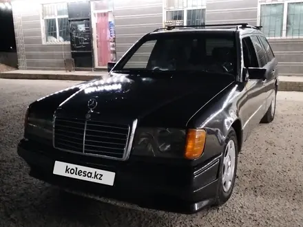 Mercedes-Benz E 220 1993 годаүшін1 800 000 тг. в Тараз