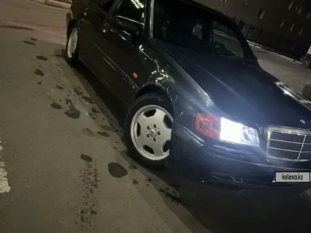 Mercedes-Benz C 180 1998 года за 2 200 000 тг. в Кокшетау – фото 13