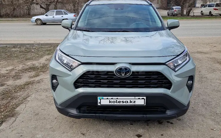 Toyota RAV4 2021 года за 17 800 000 тг. в Семей