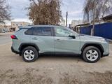 Toyota RAV4 2021 годаүшін17 800 000 тг. в Семей – фото 4