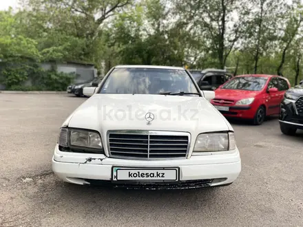 Mercedes-Benz C 200 1996 года за 1 300 000 тг. в Алматы – фото 16