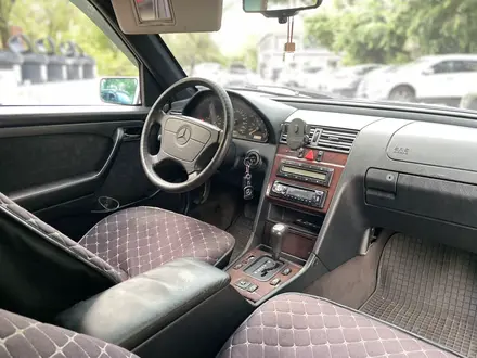Mercedes-Benz C 200 1996 года за 1 300 000 тг. в Алматы – фото 18