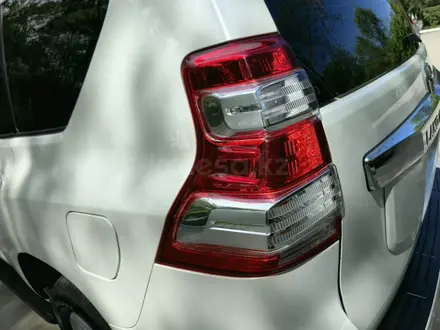 Toyota Land Cruiser Prado 2015 года за 17 000 000 тг. в Актобе – фото 14