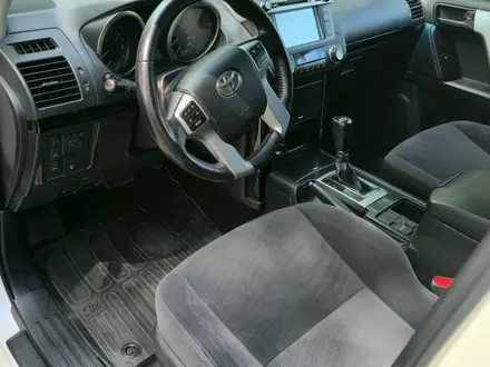 Toyota Land Cruiser Prado 2015 года за 17 000 000 тг. в Актобе – фото 24