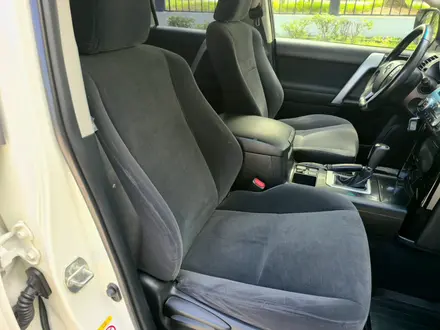 Toyota Land Cruiser Prado 2015 года за 17 000 000 тг. в Актобе – фото 28