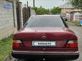 Mercedes-Benz E 220 1993 года за 2 400 000 тг. в Шымкент – фото 4