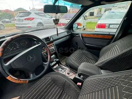 Mercedes-Benz E 200 1993 года за 1 950 000 тг. в Астана – фото 12