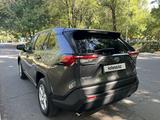 Toyota RAV4 2021 года за 15 800 000 тг. в Тараз – фото 5