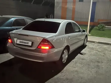 Mercedes-Benz C 200 2002 года за 3 000 000 тг. в Алматы – фото 7