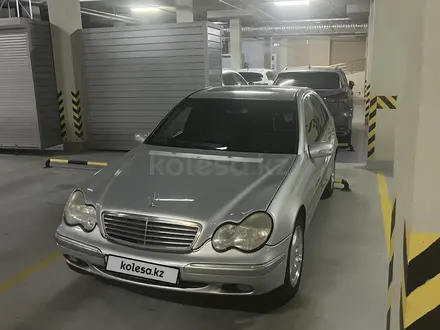 Mercedes-Benz C 200 2002 года за 3 000 000 тг. в Алматы – фото 4