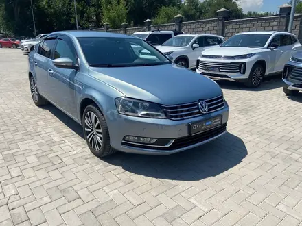 Volkswagen Passat 2013 года за 6 790 000 тг. в Алматы