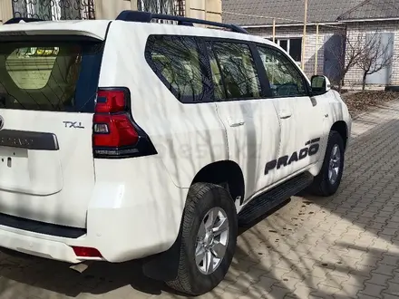 Toyota Land Cruiser Prado 2022 года за 35 500 000 тг. в Актобе – фото 2