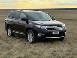 Toyota Highlander 2011 года за 9 000 000 тг. в Уральск