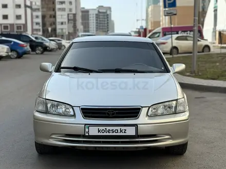 Toyota Camry 2001 года за 3 600 000 тг. в Астана – фото 2