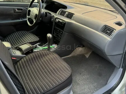 Toyota Camry 2001 года за 3 600 000 тг. в Астана – фото 26