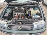 Volkswagen Passat 1996 годаүшін2 350 000 тг. в Шымкент – фото 4