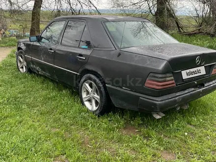 Mercedes-Benz E 300 1989 года за 650 000 тг. в Шымкент – фото 2