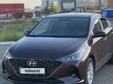 Hyundai Accent 2021 года за 8 800 000 тг. в Караганда – фото 2