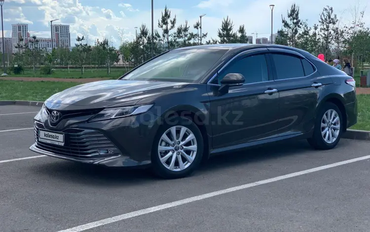 Toyota Camry 2019 года за 13 500 000 тг. в Астана