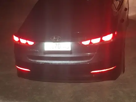 Hyundai Elantra 2017 года за 5 200 000 тг. в Актау – фото 3