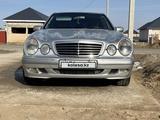 Mercedes-Benz E 320 2001 годаfor4 200 000 тг. в Атырау – фото 4