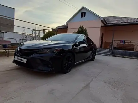 Toyota Camry 2018 года за 11 000 000 тг. в Актау – фото 3