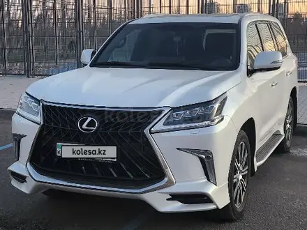 Lexus LX 570 2017 года за 43 000 000 тг. в Астана