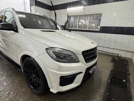 Mercedes-Benz ML 63 AMG 2013 года за 24 000 000 тг. в Актау – фото 2