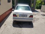 Mercedes-Benz E 220 1994 года за 1 350 000 тг. в Шымкент – фото 3