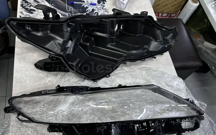Корпус фары+ Стекло фары Toyota Camry 70 ORIGINAL за 55 000 тг. в Алматы