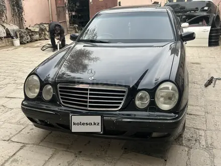 Mercedes-Benz E 320 2001 года за 3 000 000 тг. в Жанаозен