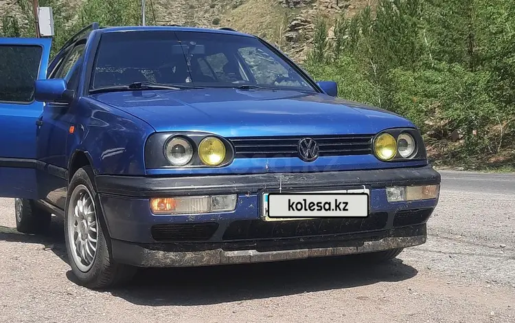 Volkswagen Golf 1995 годаүшін2 300 000 тг. в Караганда