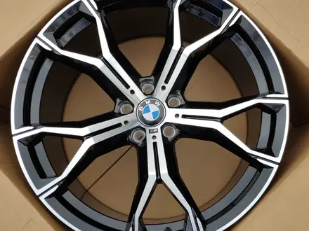Комплект колес для BMW X7 G07 R22 Оригинал, лето зима за 450 000 тг. в Астана – фото 2