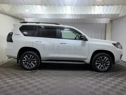 Toyota Land Cruiser Prado Prestige 2022 года за 32 222 000 тг. в Алматы – фото 17
