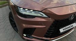 Lexus RX 500h 2023 года за 38 888 888 тг. в Алматы – фото 2