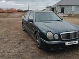 Mercedes-Benz E 230 1996 года за 2 200 000 тг. в Макинск – фото 2