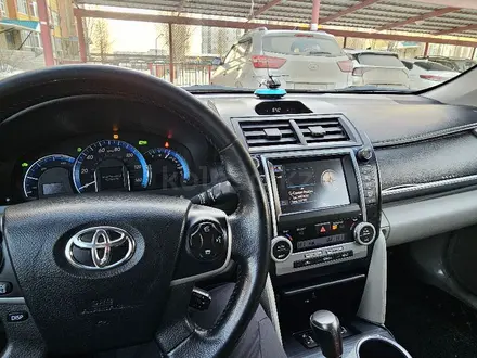 Toyota Camry 2014 года за 5 200 000 тг. в Актобе – фото 4