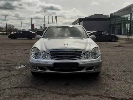 Mercedes-Benz E 240 2004 года за 4 700 000 тг. в Павлодар