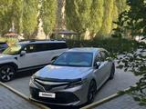 Toyota Camry 2019 года за 10 800 000 тг. в Актобе – фото 4