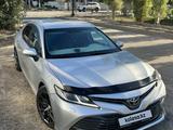 Toyota Camry 2019 года за 10 800 000 тг. в Актобе – фото 5